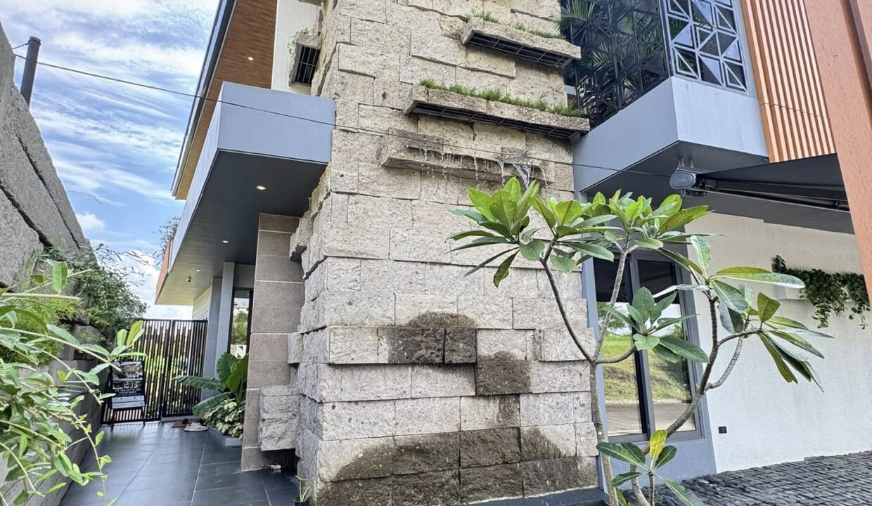 559136453_10240313190105504_7605780042636560487_n