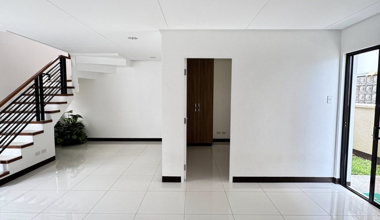 571249439_10240442936389080_3776919596655580749_n