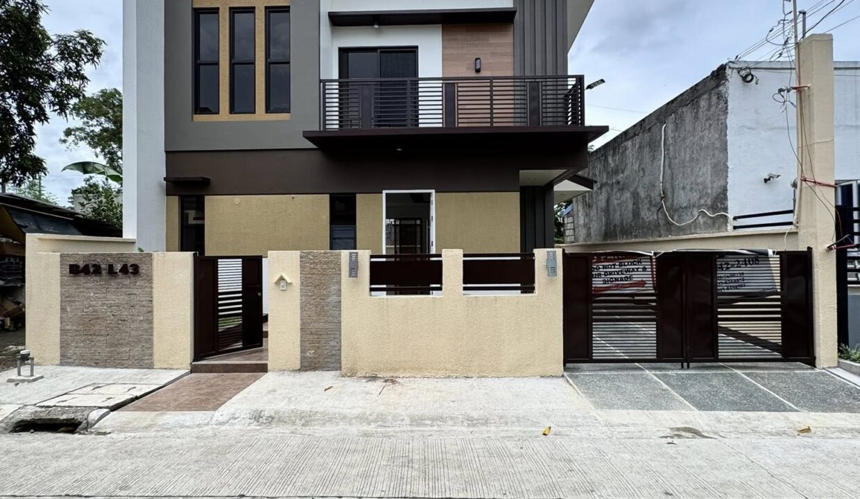 571319152_10240442950429431_317571367676168736_n