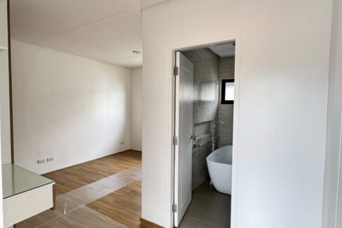 572344059_10240442957629611_540225435182986307_n