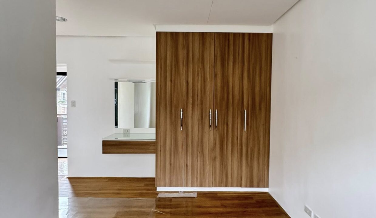 573517090_10240442969469907_1393883822574880075_n