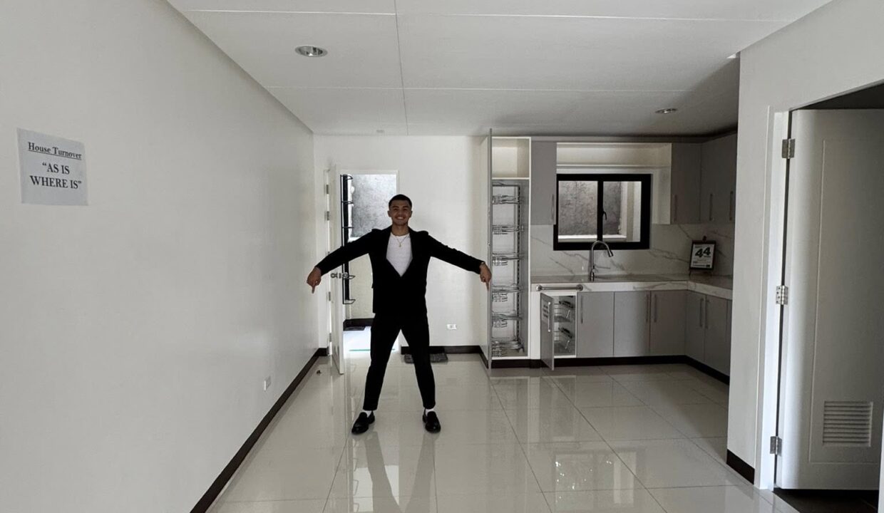 571535137_10240468887997854_9056046092186246587_n