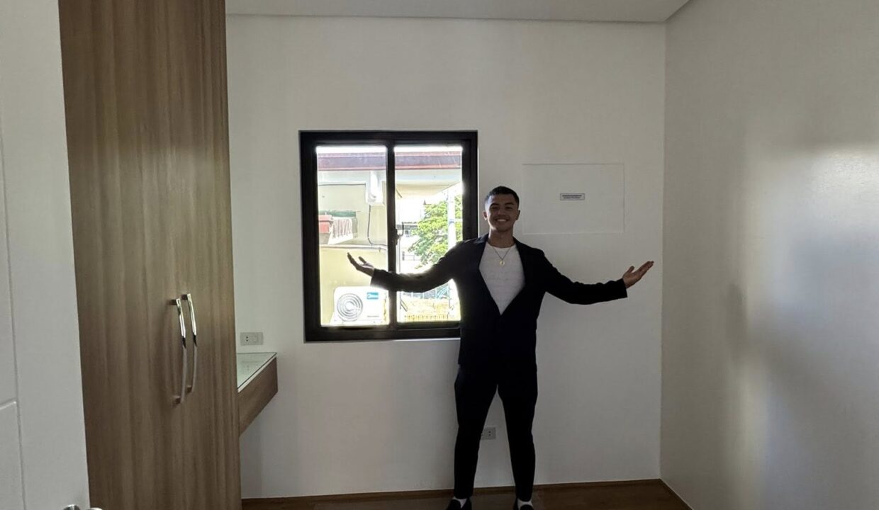 572433554_10240468915478541_7654540386617047197_n