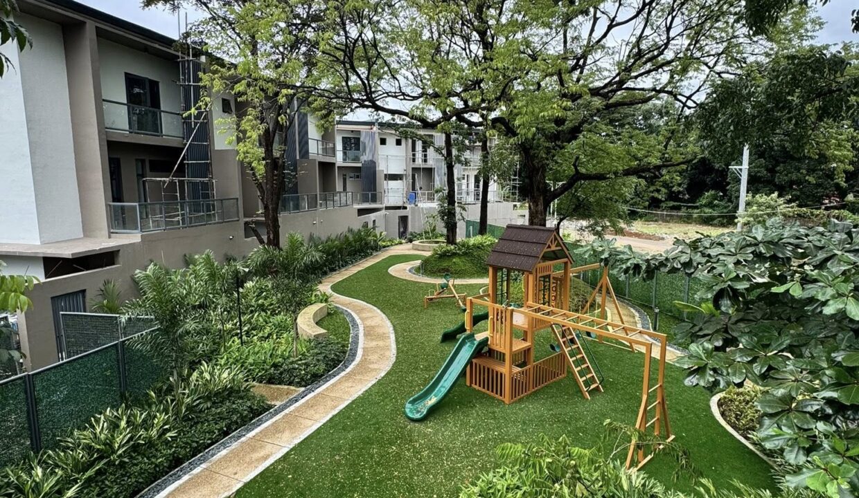 580505853_10240637548254255_8894772327697009187_n