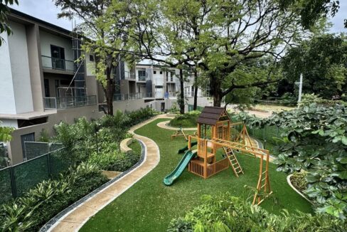 580505853_10240637548254255_8894772327697009187_n