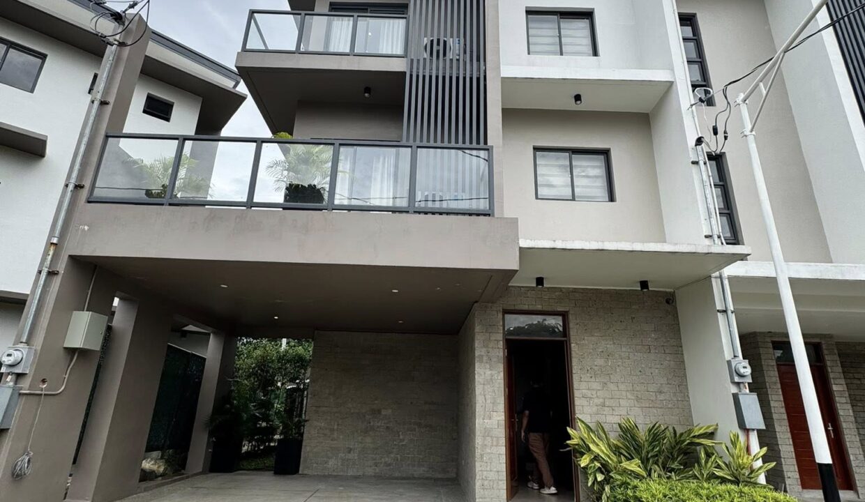 581418016_10240637515453435_2544568172254690727_n