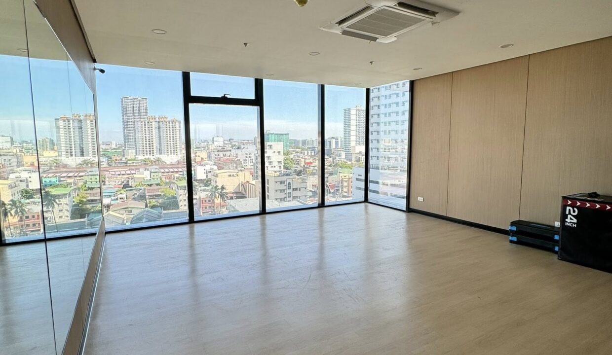 581954068_10240677421811069_834059843296058134_n