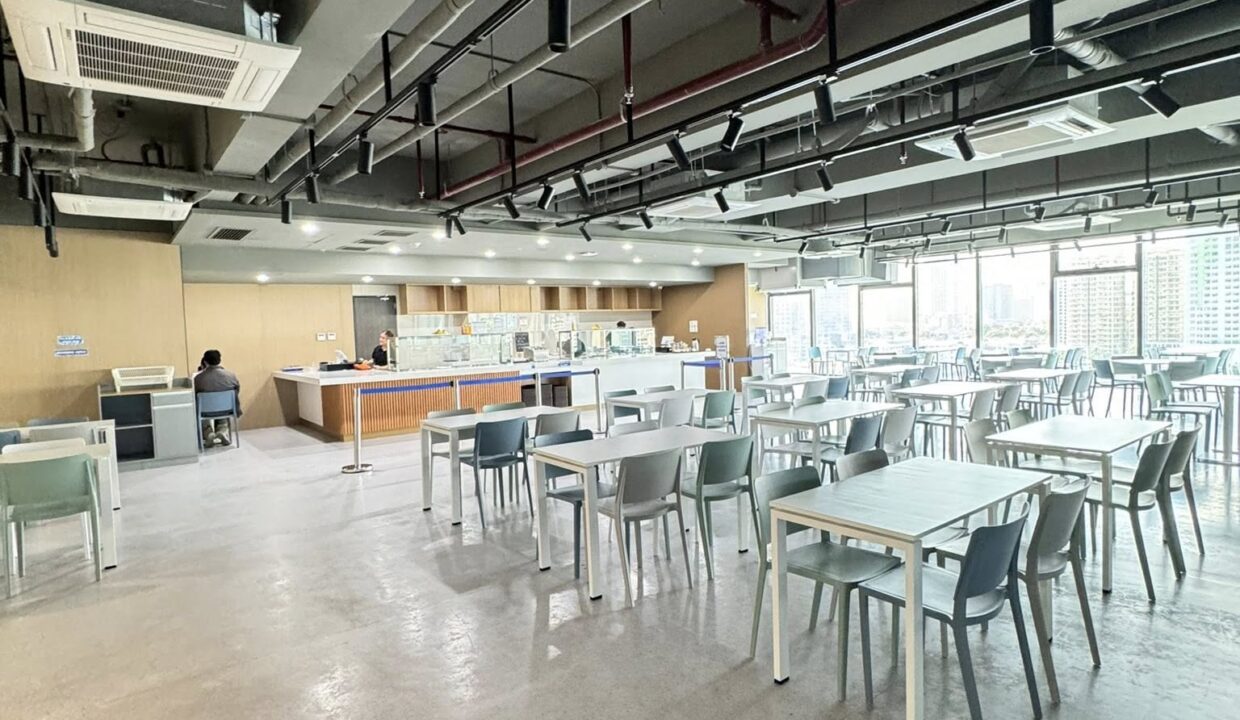 582114939_10240677419491011_1965790620573800157_n