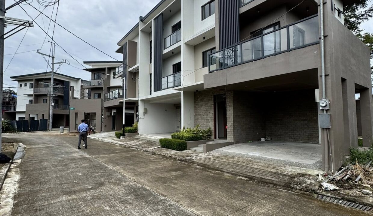 583232505_10240637517933497_2849760233838490719_n