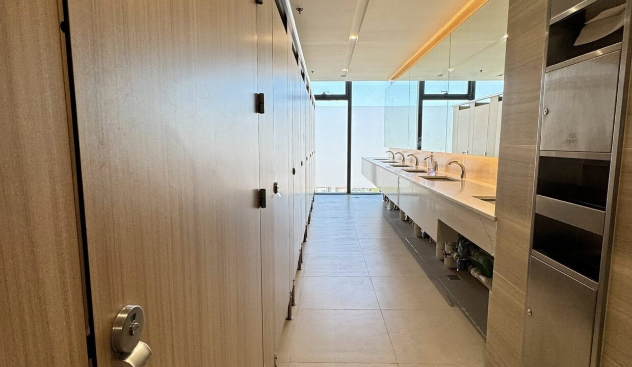 584565224_10240677393690366_8323530943558143305_n