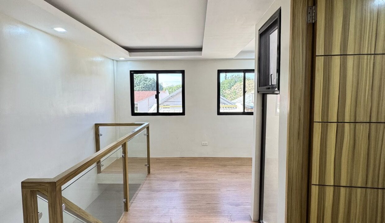 584898138_10240717906063150_7880480141023536496_n