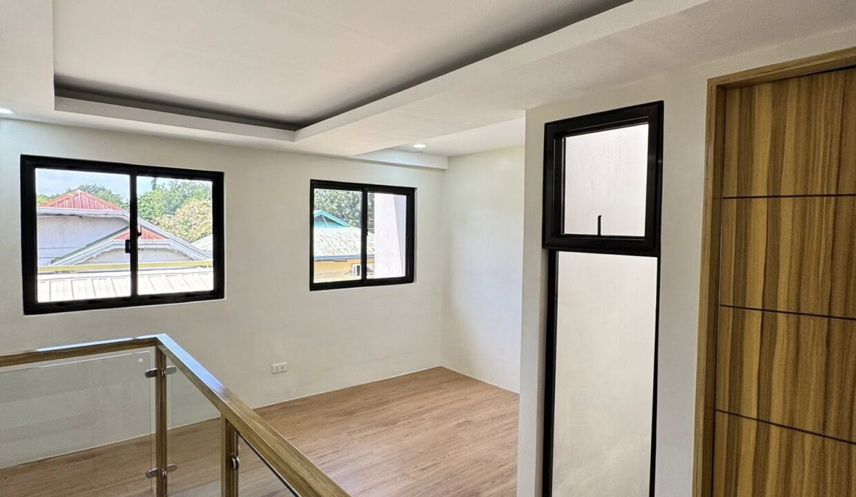 586165846_10240717897182928_5835282450597601972_n