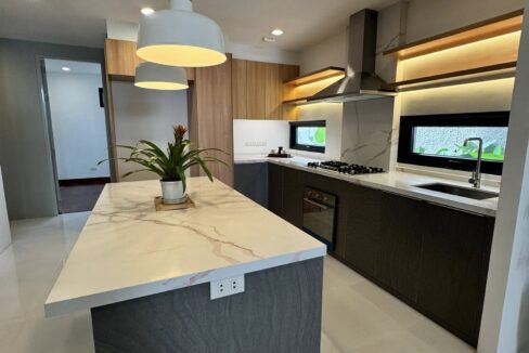 586449474_10240800090237703_5878195104561011739_n