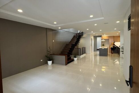 586754354_10240800095877844_4077640247008135620_n