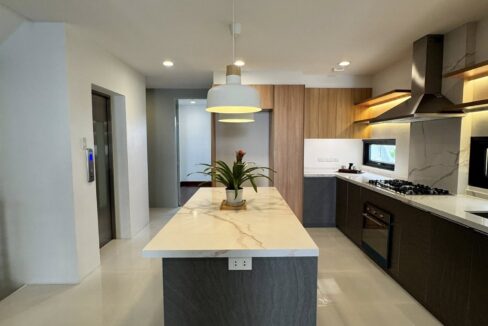 587120147_10240800082397507_2168355826602090751_n