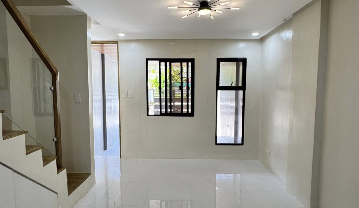 587186665_10240717889862745_5220636985965776319_n