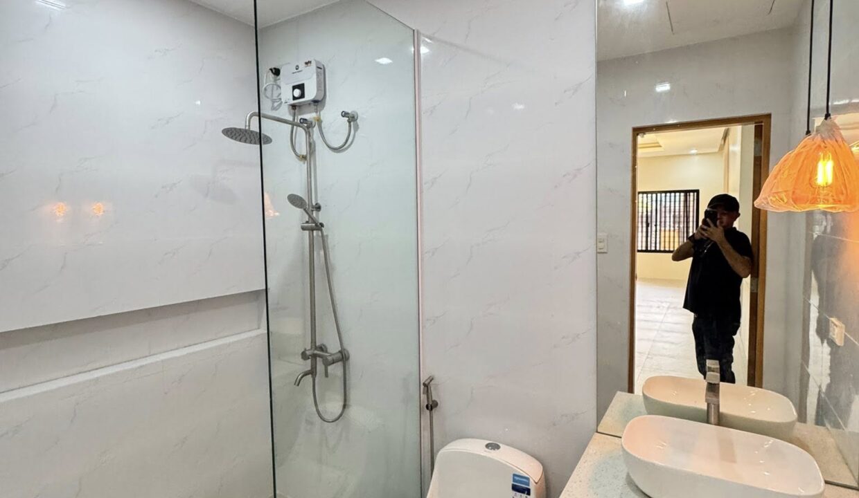 587310724_10240786494857827_7589755091256662466_n