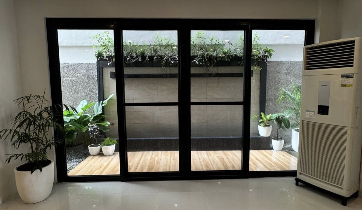 587347367_10240800086757616_925077233117850437_n