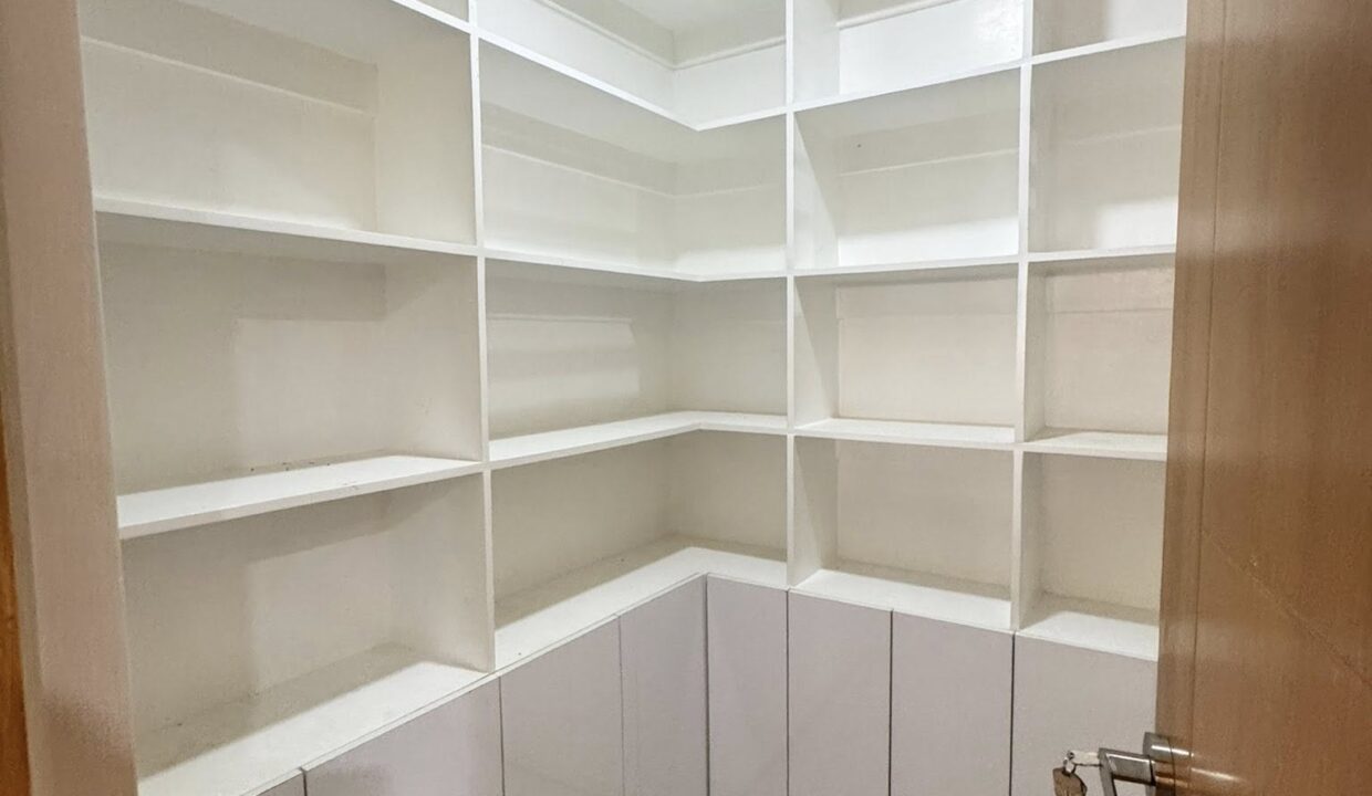 587481941_10240786475577345_8605929782410130515_n