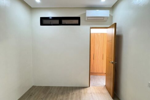 587631775_10240786498857927_7127875743591542330_n