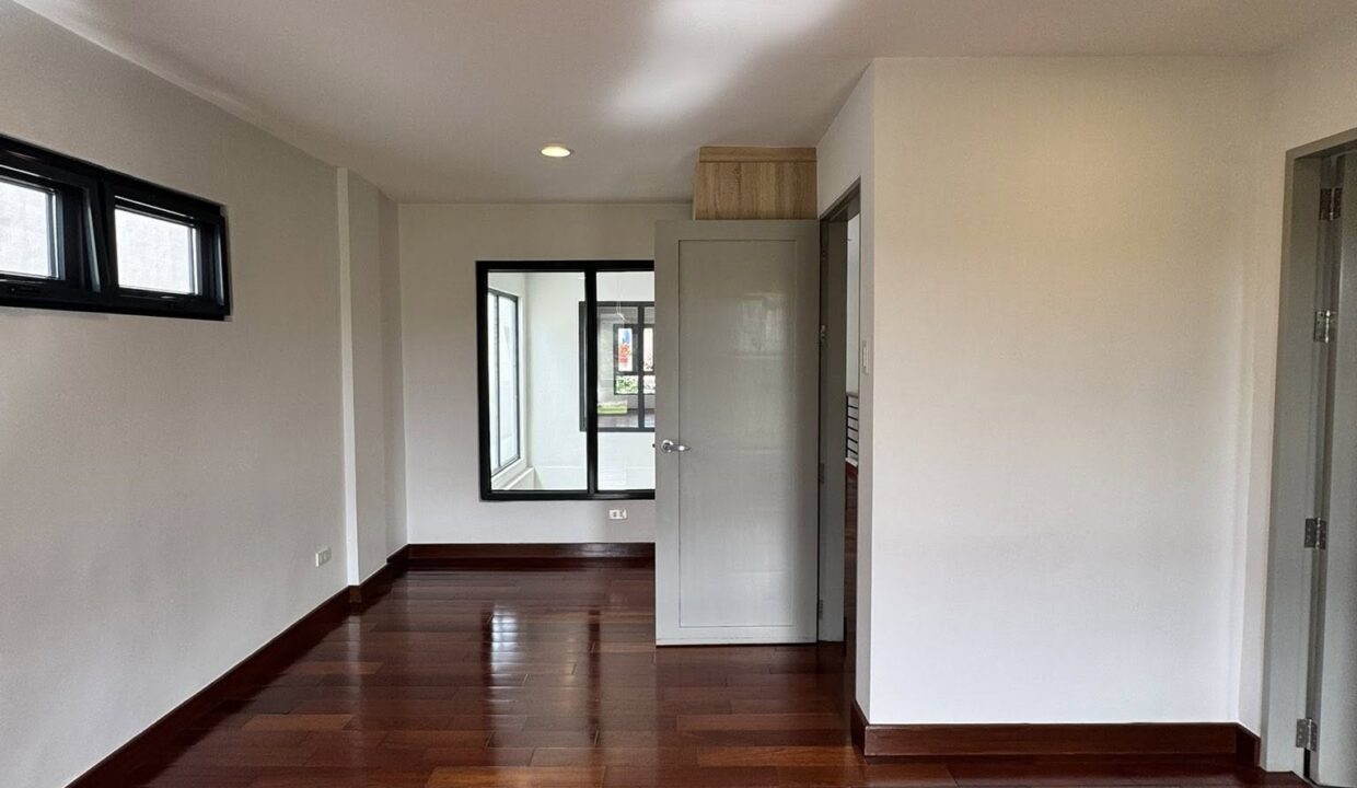 589038270_10240800089357681_5234758201283074658_n