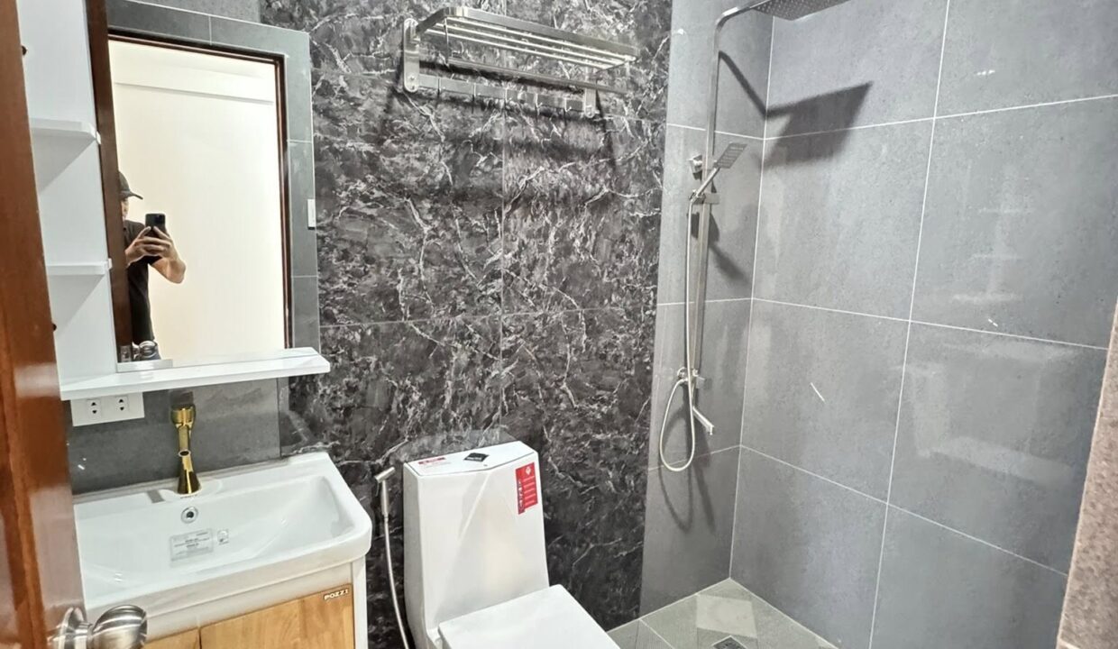 589854562_10240842300532934_6171665418138677740_n