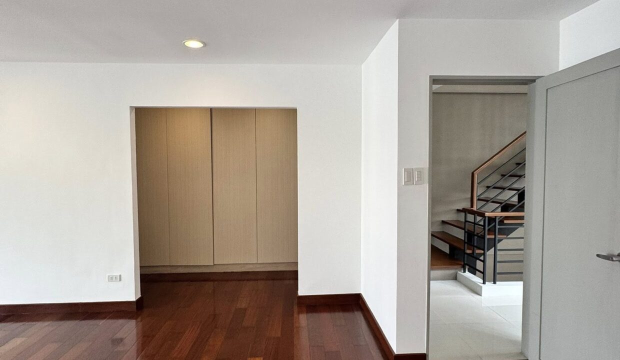 589945924_10240800048316655_6793116455253692163_n