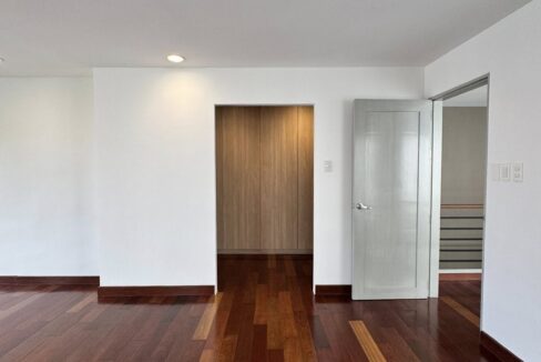 590405545_10240800061996997_8441642645221520771_n