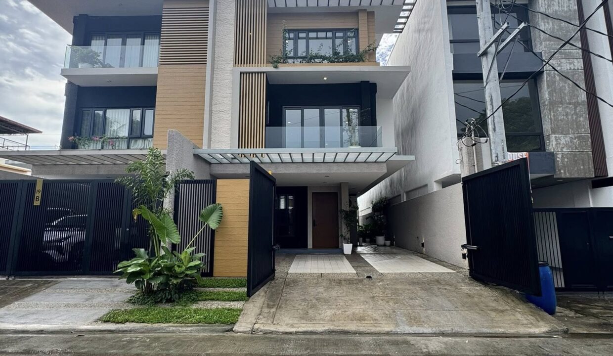 590448695_10240800052716765_9042141606256316169_n