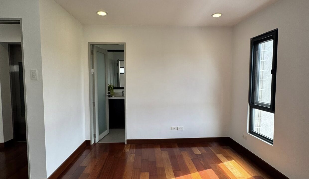 590756838_10240800085837593_5768991255147598530_n