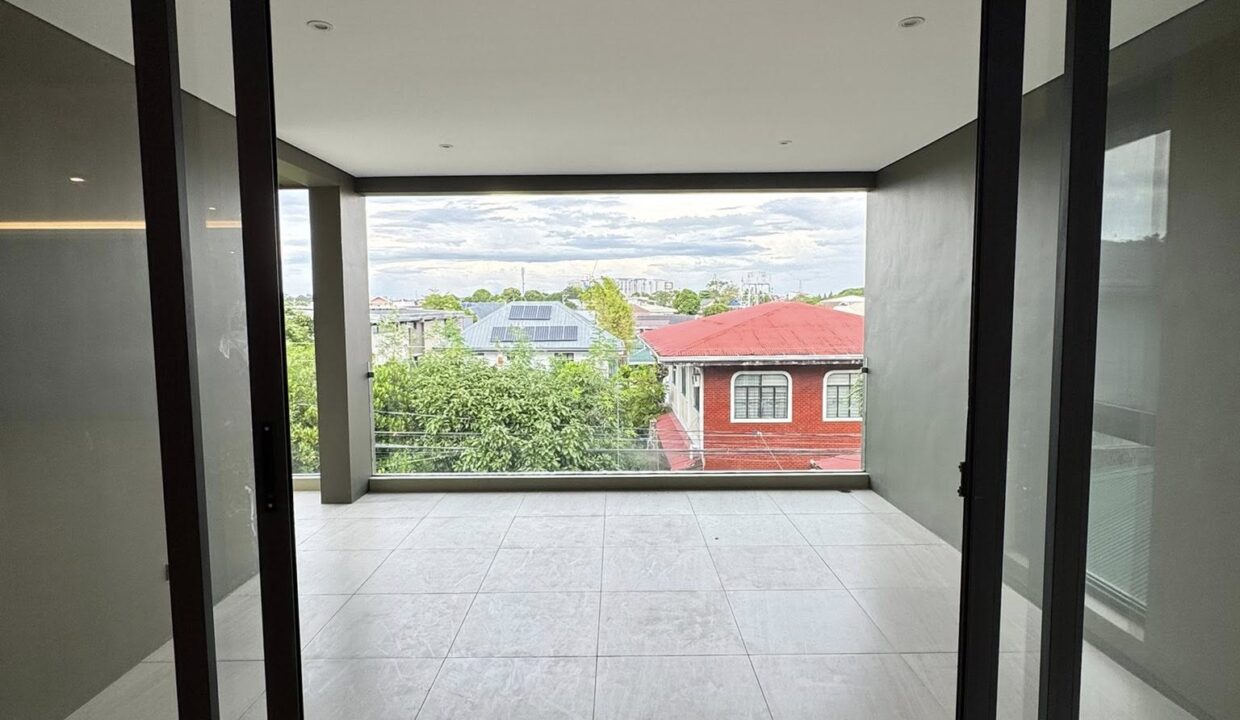 590573689_1314353224066600_4797676914289189936_n