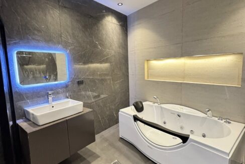 594955383_10240966223910941_3030981855403746236_n