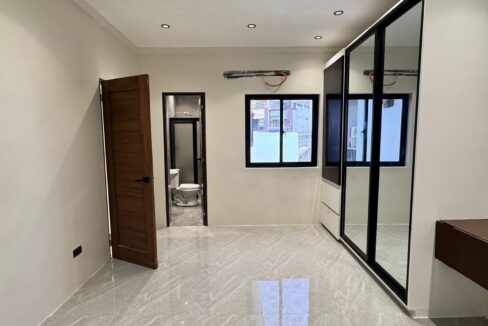 595251667_10240966211310626_4203826585303760693_n