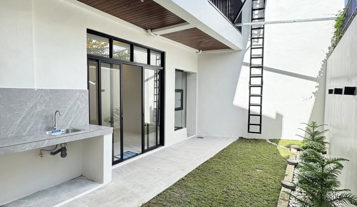 595265735_10240966223350927_2070930903637634685_n