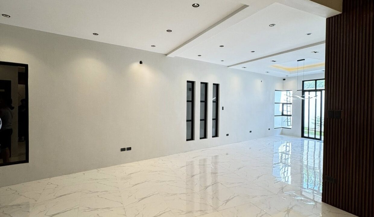 595737487_10240966224710961_8014648245431875806_n