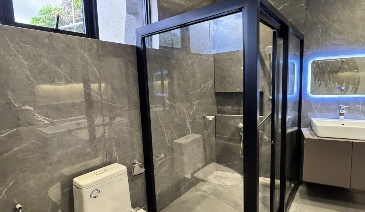 595919001_10240966203710436_1590174834856355472_n