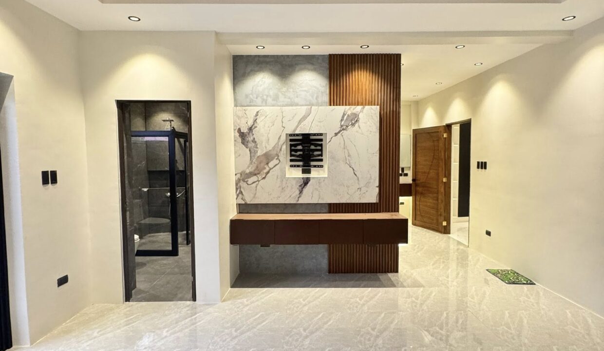 596545824_10240966188430054_6463244682911856647_n