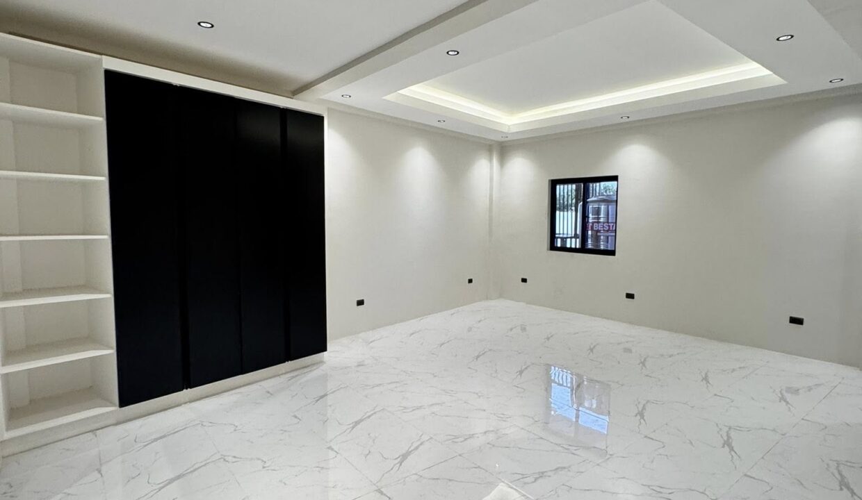 596620798_10240966198070295_1516652240257534769_n