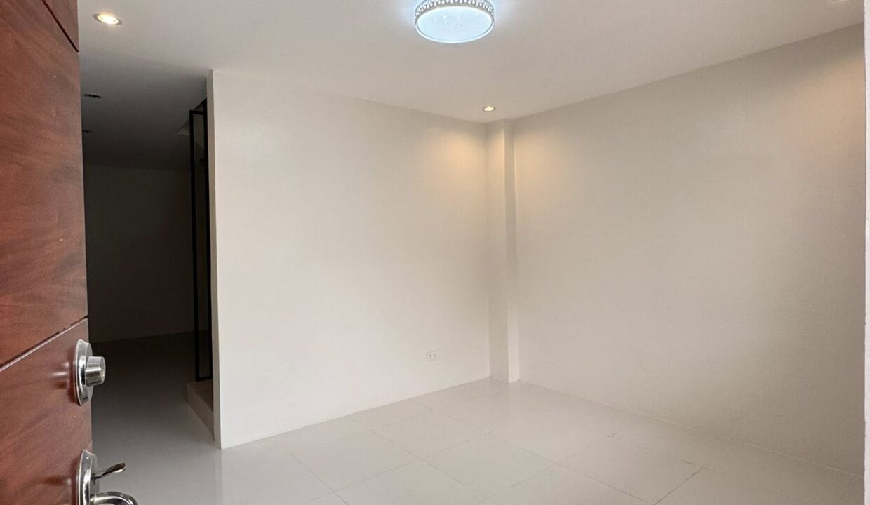 596741958_10241095649786507_6633507565784272867_n