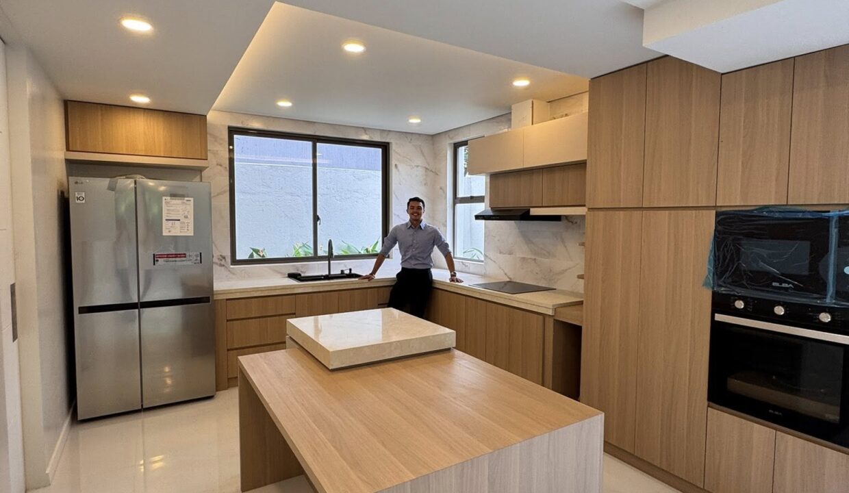 601844332_10241253613375498_2881272348867711215_n