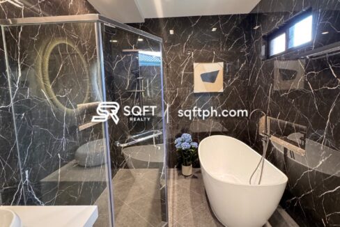 605736976_10241341399210089_6055190055655679678_n