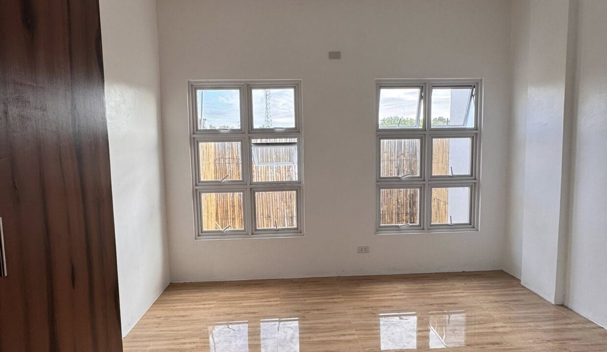 610717187_10241383695507470_6059188149200524256_n