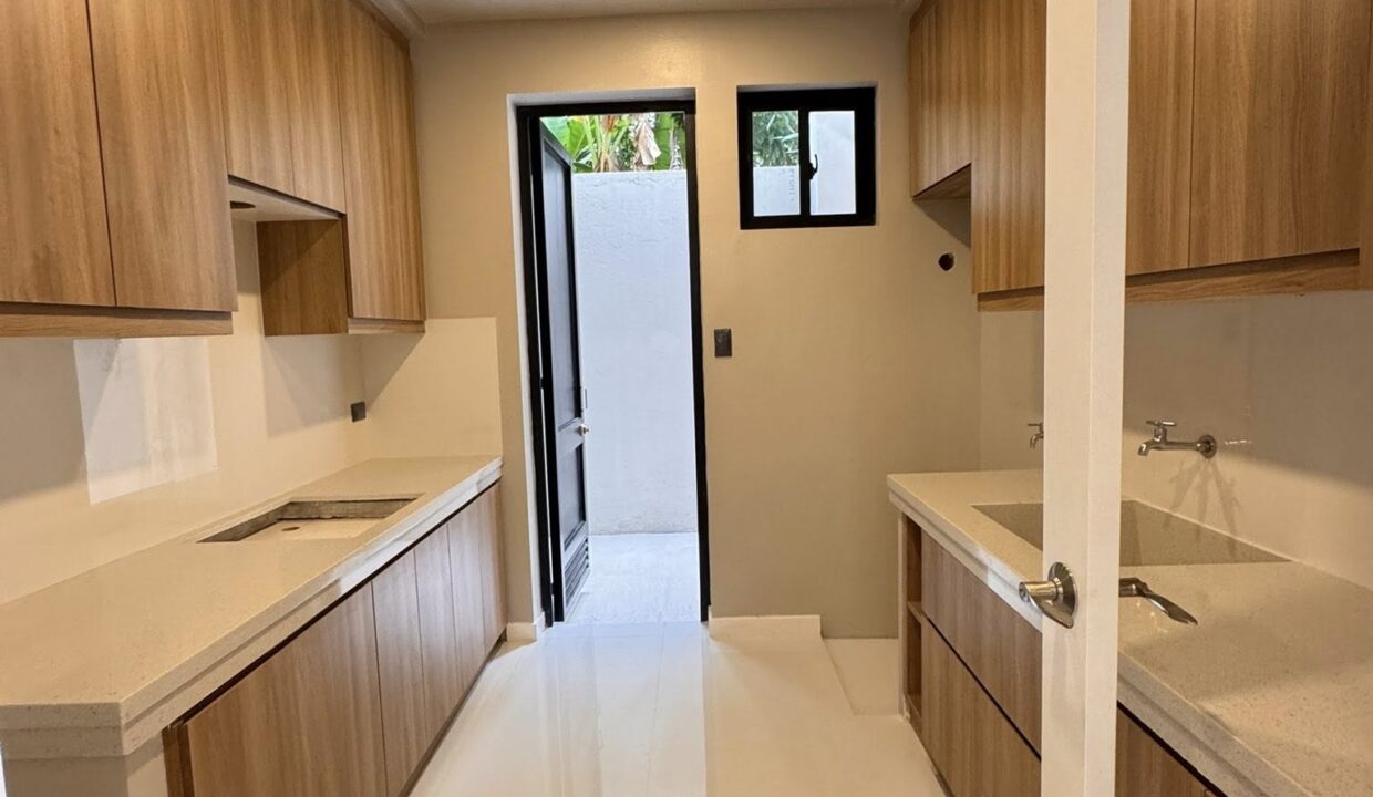 610917889_10241428530388314_6945030231264064461_n