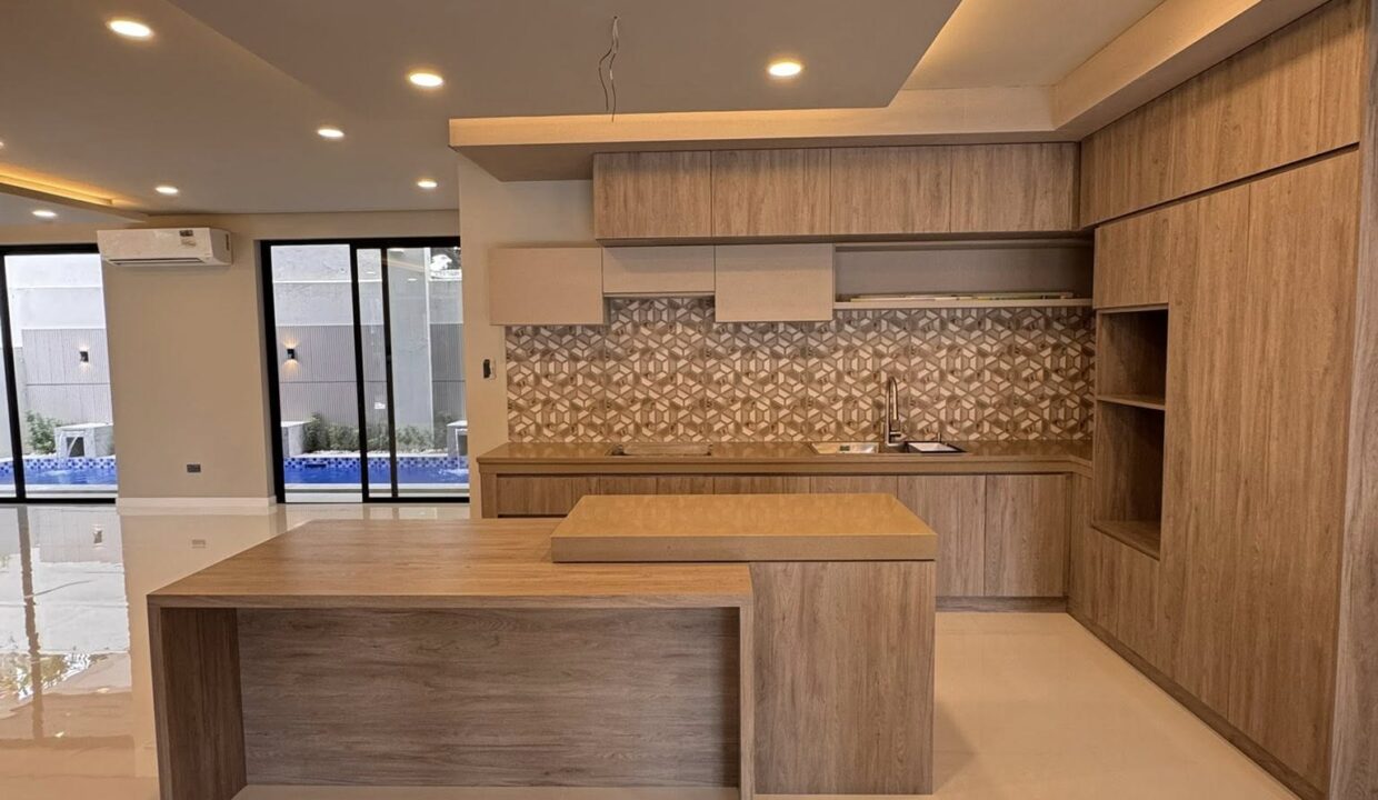 611802537_10241428541748598_184315239348189187_n