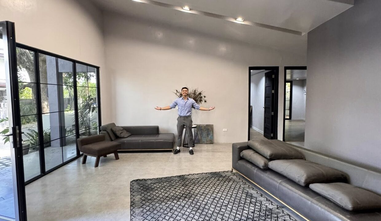 616447633_10241632061116455_6451343968669119925_n