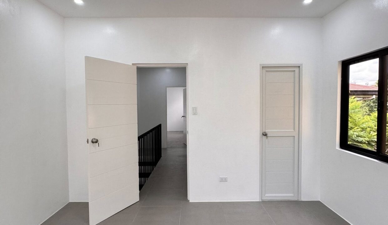 619599031_10241710072146682_2457893324943293365_n