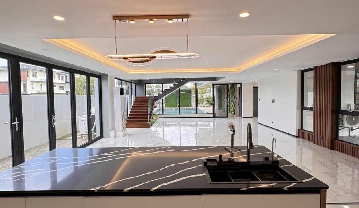 627277105_10241857915922684_1675552571039927510_n