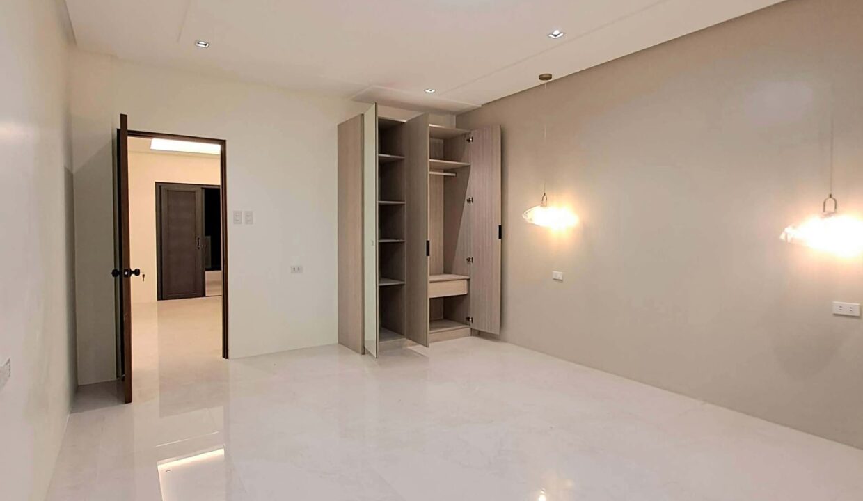 642280937_10242139972093912_6725887630739754403_n