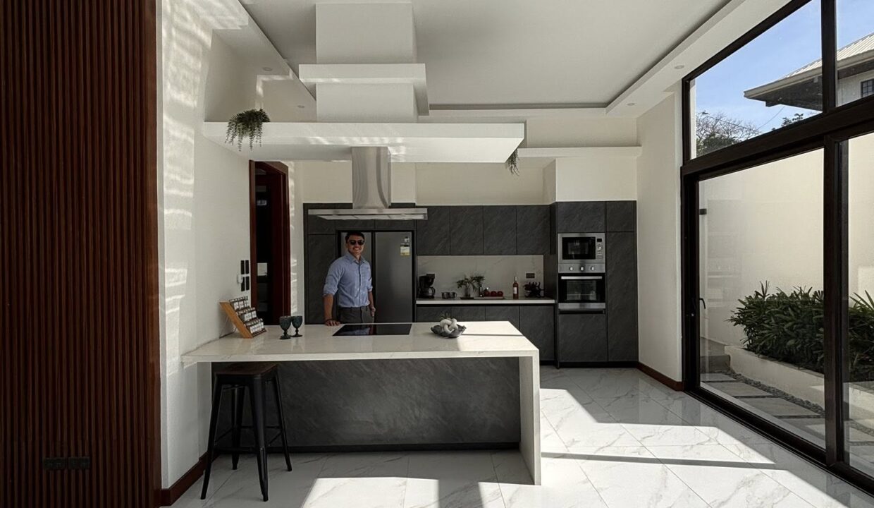 644897818_10242229408529767_5747241441276993641_n