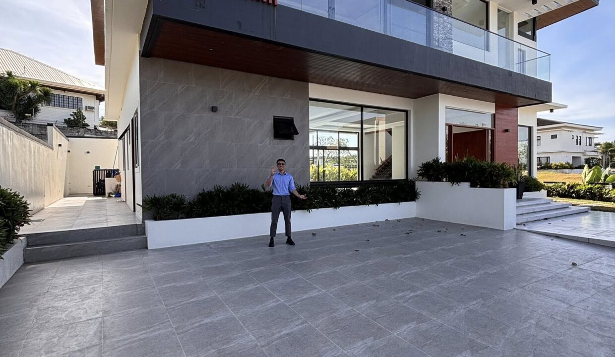 645573324_10242229410689821_2390995199236169044_n